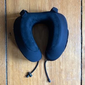 Cabeau neck pillow